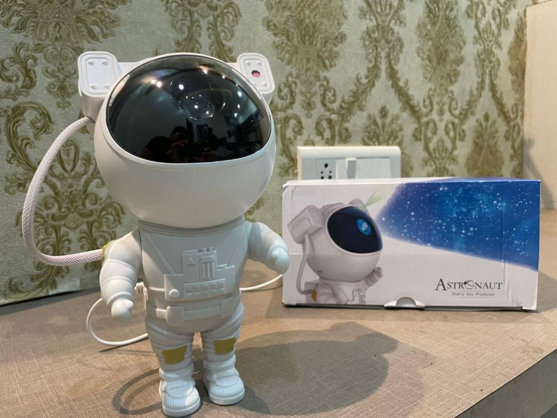 Astronaut Galaxy Projector - 360 Magnetic Head Rotation, Remote Control .