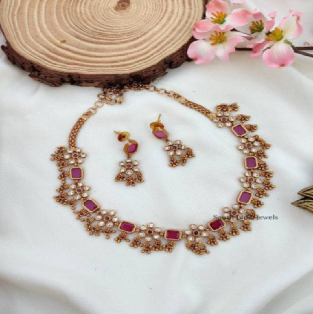 Traditional Wedding Wear Choker Necklace/Jewellery Set For Women .