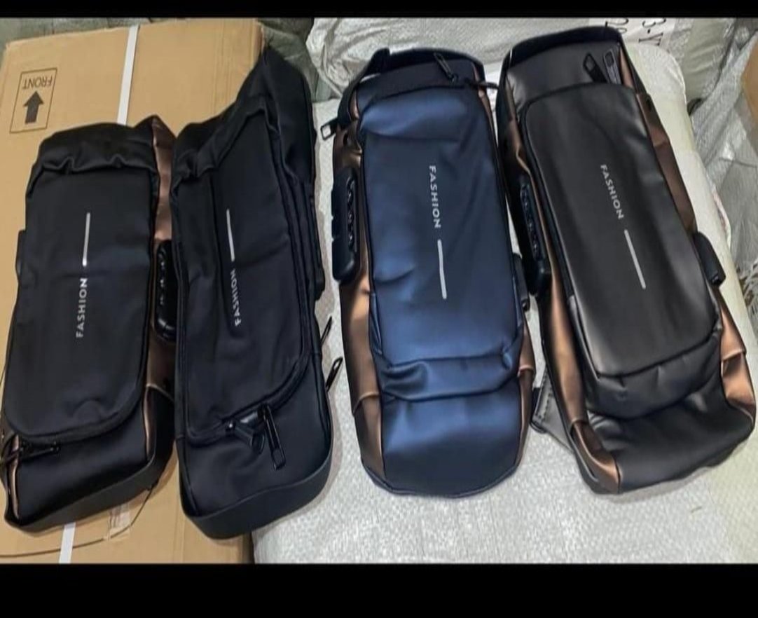 Unisex Crossbody Sling Bag for Accessory Kit .