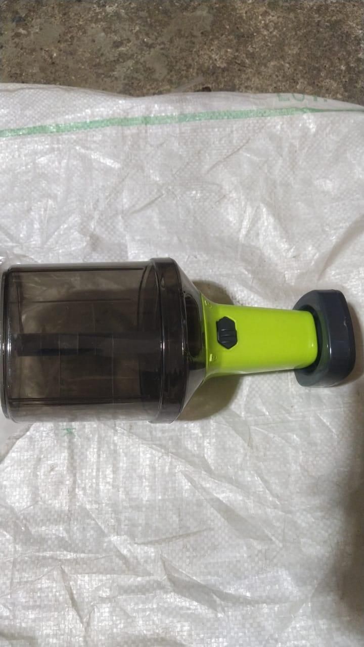 Manual Fruit and Vegetable Chopper .