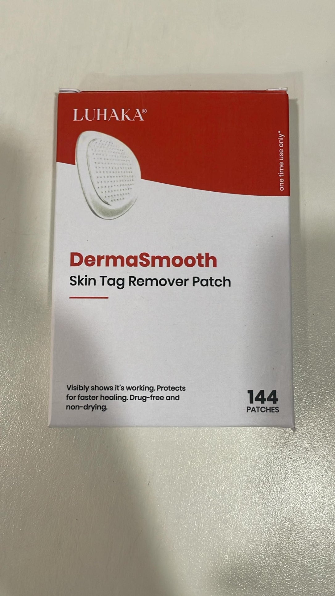 Box of Luhaka DermaSmooth Skin Tag Remover Patch on a light gray background