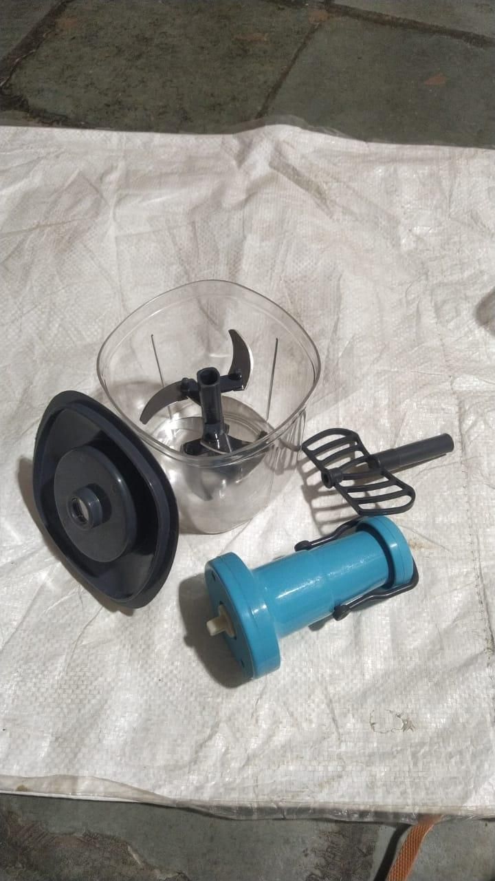 Manual Fruit and Vegetable Chopper .