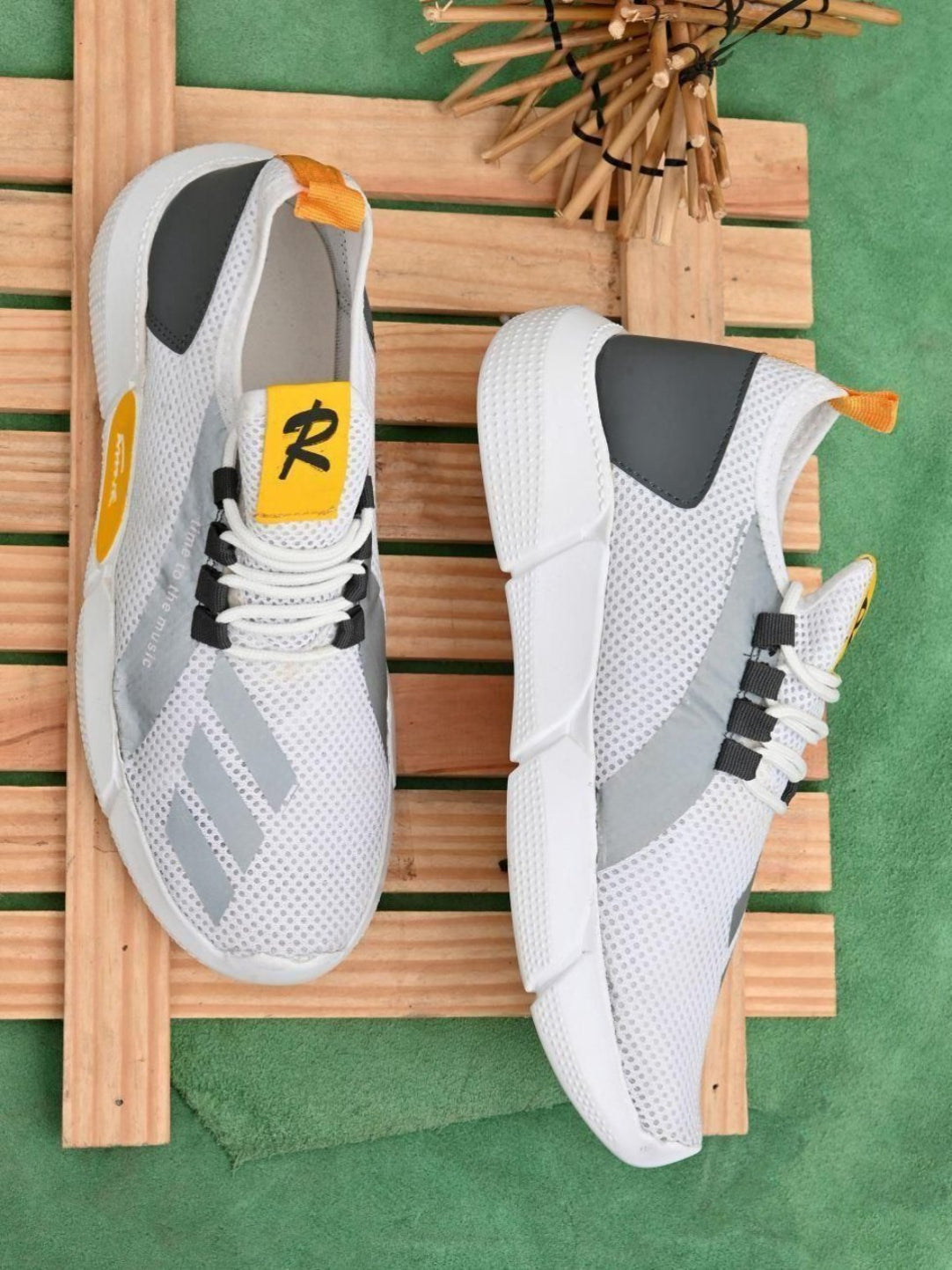 Daily wear Mens Casual Shoes .