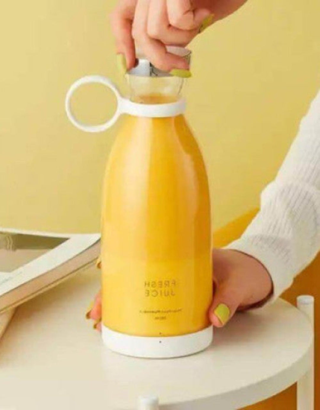 Travel Portable Mini Juice Blender .