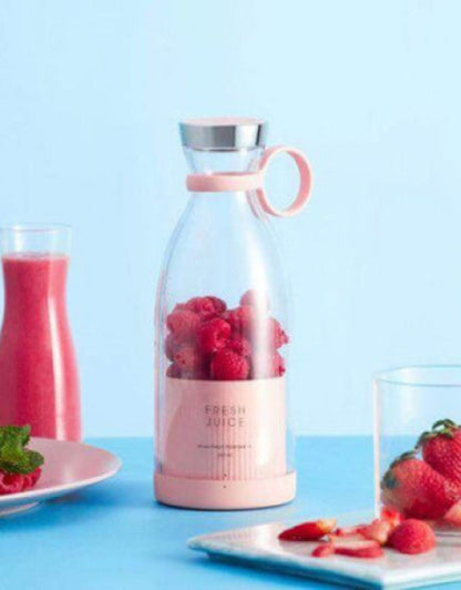Travel Portable Mini Juice Blender .